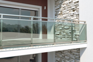 Square profile aluma and glass balcony balustrade Square profile aluma and glass balcony balustrade